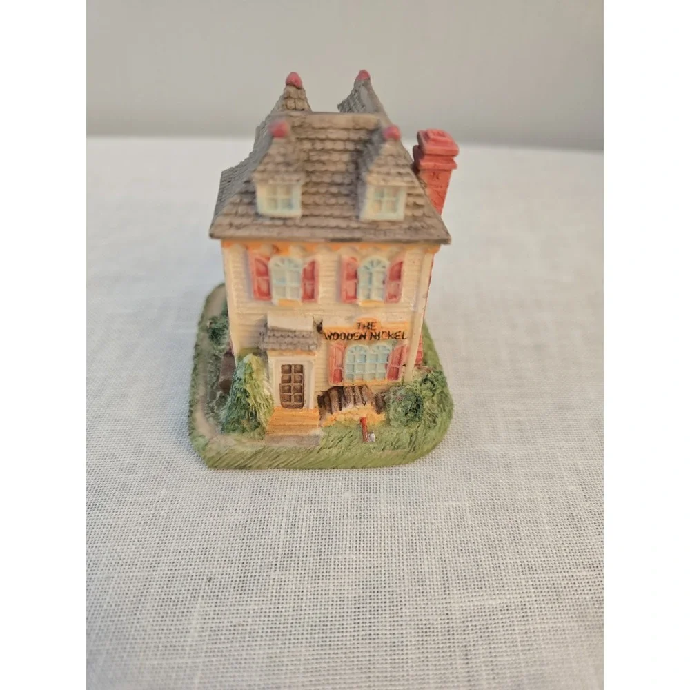 Vintage The Wooden Nickel Inn AH42 1994 Christmas Village Figurine